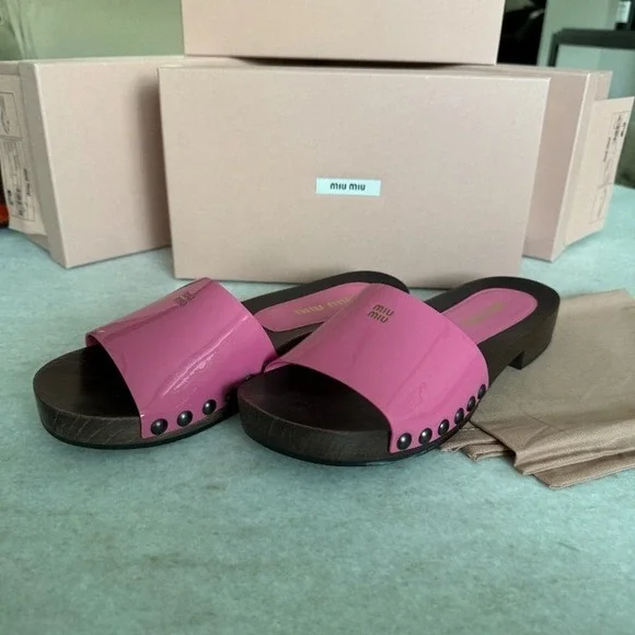 MIU MIU 5Z425E Fuschia Pink Patent Leather Wooden Clogs Sandals sz 41
